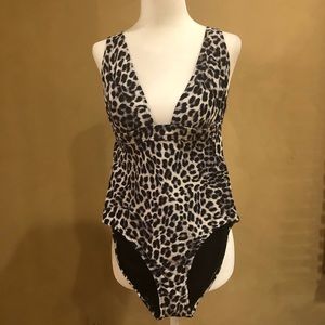 Vince Camuto One Piece Leopard Swimsuit